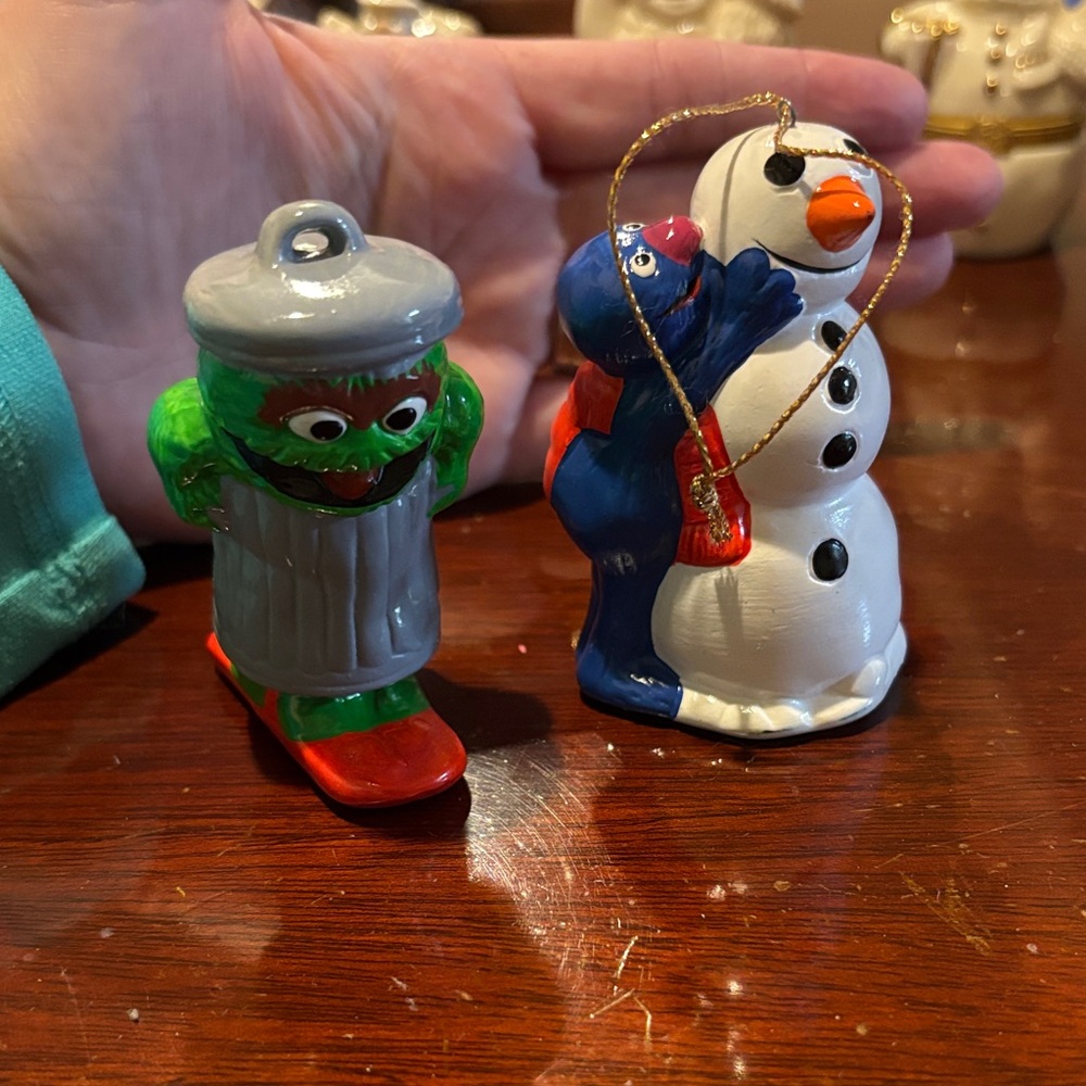 Sesame Street Green Oscar and Blue Grover with Snowman Figures